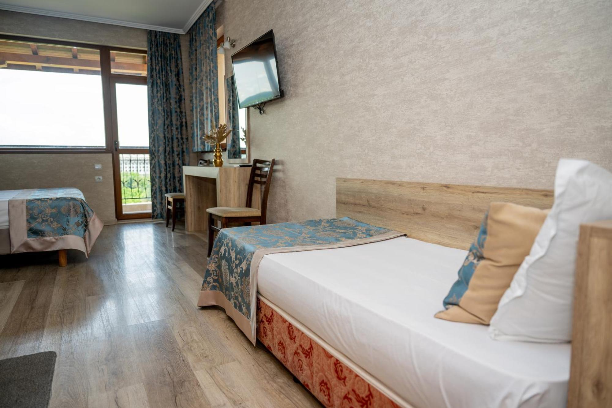 Lucky Hotel Veliko Tarnovo Exterior photo
