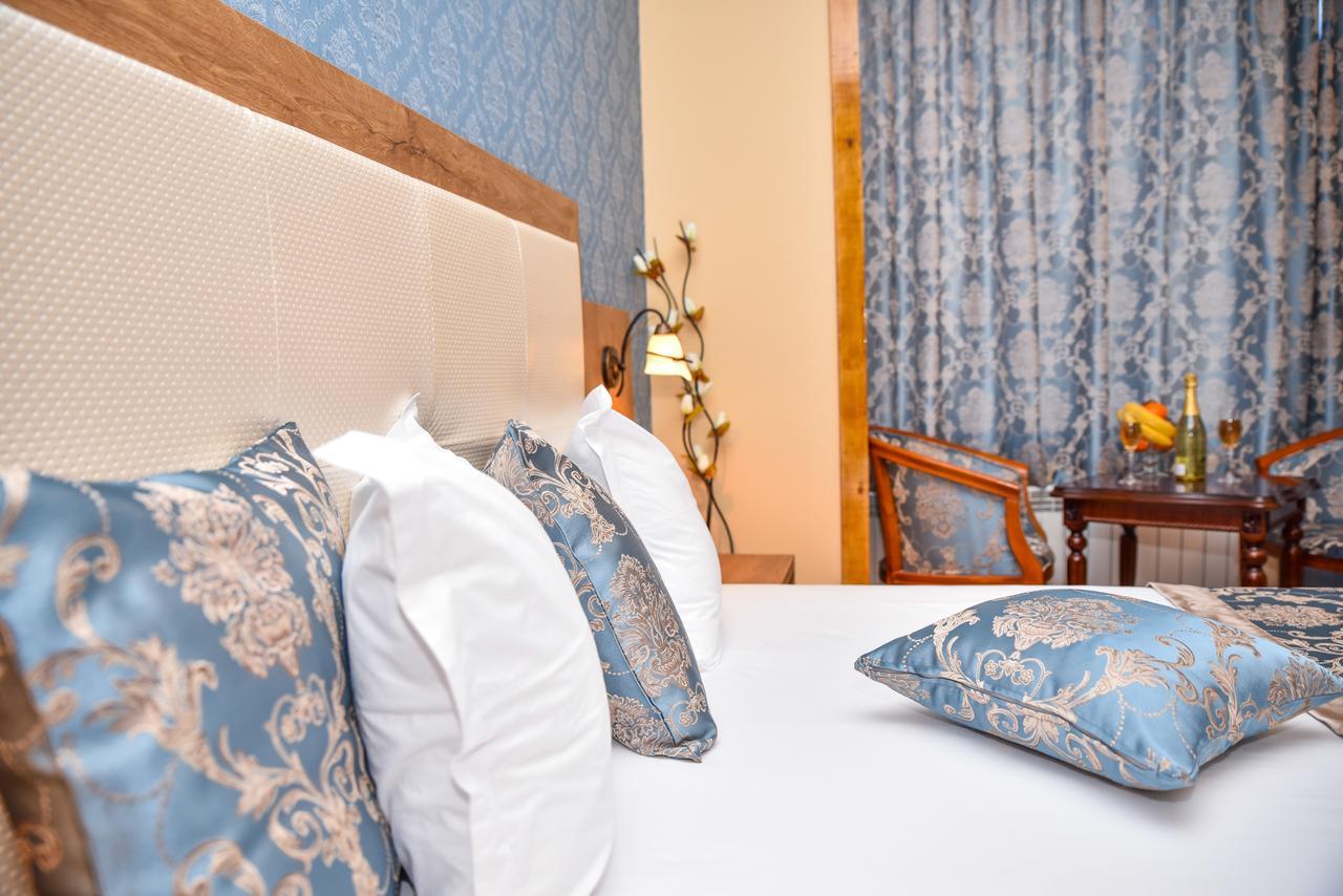 Lucky Hotel Veliko Tarnovo Exterior photo